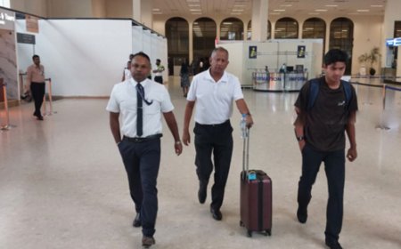 தந்தை மரணத்தால்  நாடு திரும்பினார் இலங்கை வீரர் துனித் வெல்லலகே