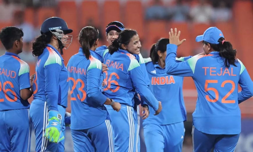 102 ரன் வித்தியாசத்தில் ஆஸ்திரேலியாவை வீழ்த்தியது இந்திய மகளிர் அணி