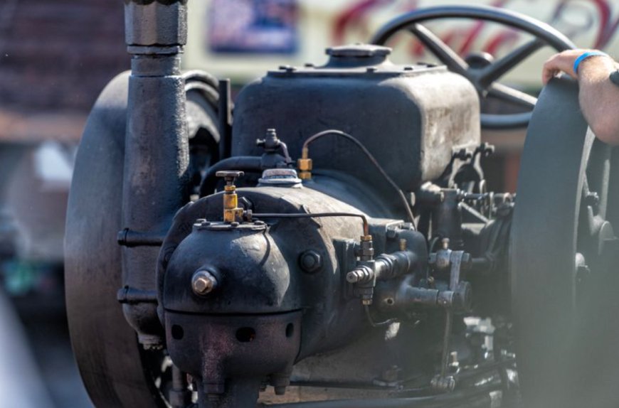 105 ஆண்டு பழமையான விண்டேஜ் டிராக்டர் ரூ.1.25 கோடிக்கு விற்பனை: எப்படி சாத்தியமானது?