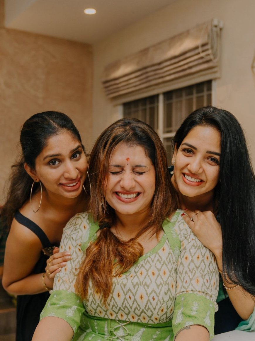 கர்ப்பமாக இருக்கிறாரா VJ பிரியங்கா? வைரலாகும் புகைப்படம் கிளப்பிய சந்தேகம்!