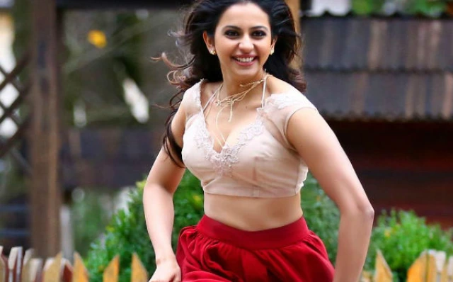  "எல்லை மீறாத கவர்ச்சி நல்லதுதான்" - திருமணத்துக்குப் பிறகும் கவர்ச்சி காட்டுவது குறித்து ரகுல் பிரீத் சிங் பேட்டி