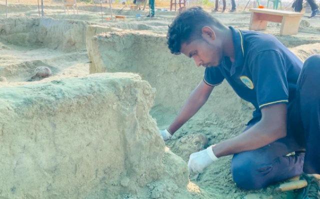 செம்மணி புதைகுழியில் விரல் எலும்புடன் மோதிரம் மீட்பு