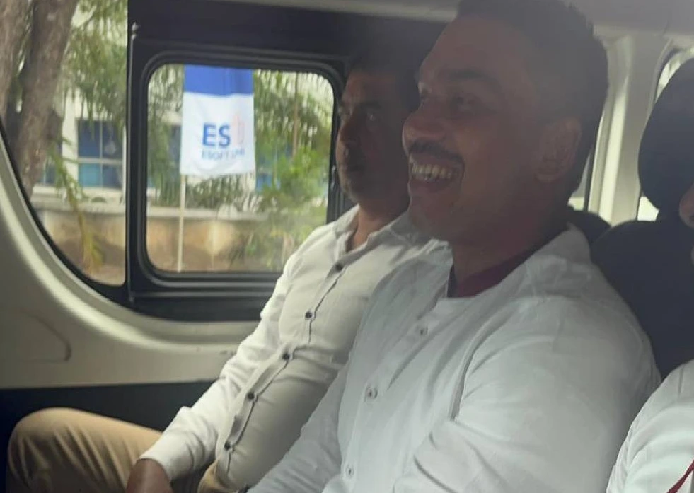 விசாரணையின் பின் நாமல் ராஜபக்‌ஷ கைது: நீதிமன்றத்தில் முன்னிலை